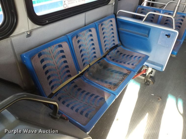 image for item GJ9181 2001 Gillig transit bus