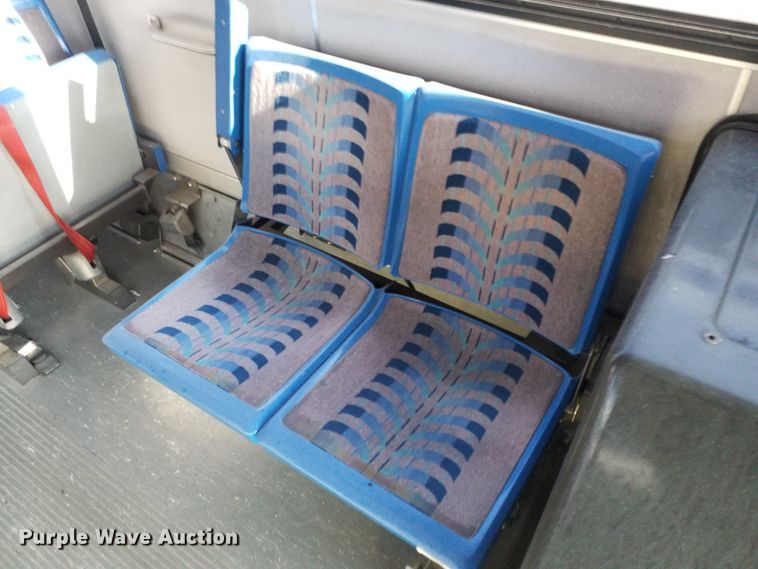 image for item GJ9181 2001 Gillig transit bus