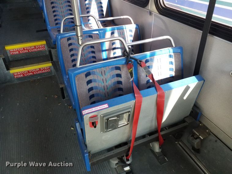 image for item GJ9181 2001 Gillig transit bus