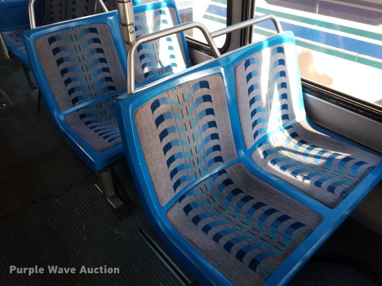 image for item GJ9181 2001 Gillig transit bus