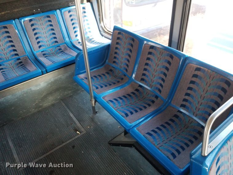 image for item GJ9181 2001 Gillig transit bus