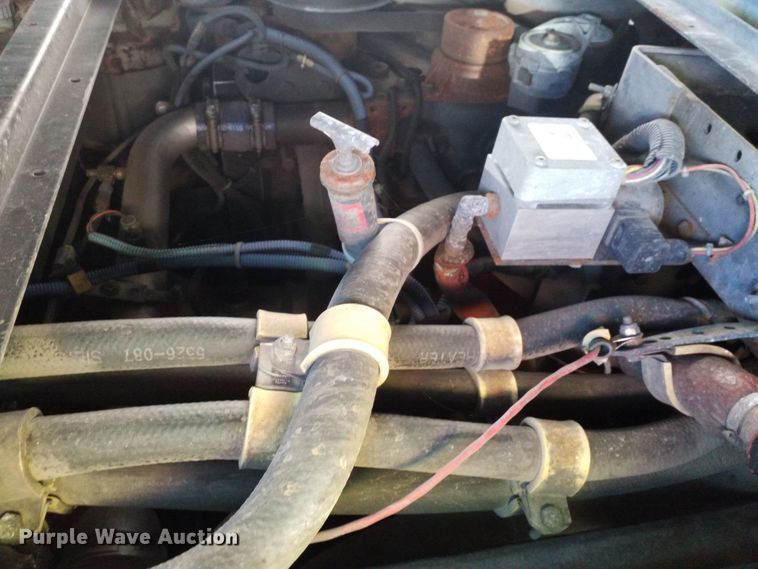 image for item GJ9181 2001 Gillig transit bus