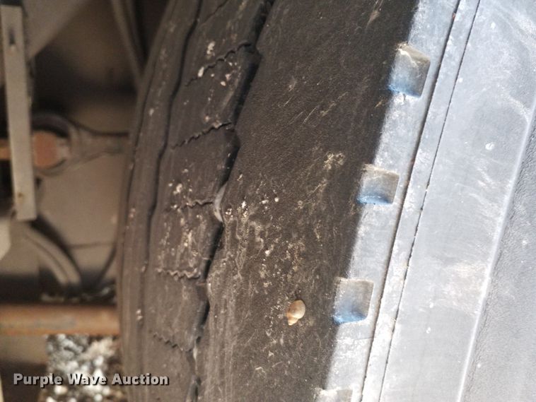 image for item GJ9181 2001 Gillig transit bus