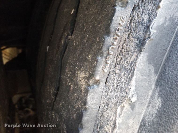 image for item GJ9181 2001 Gillig transit bus