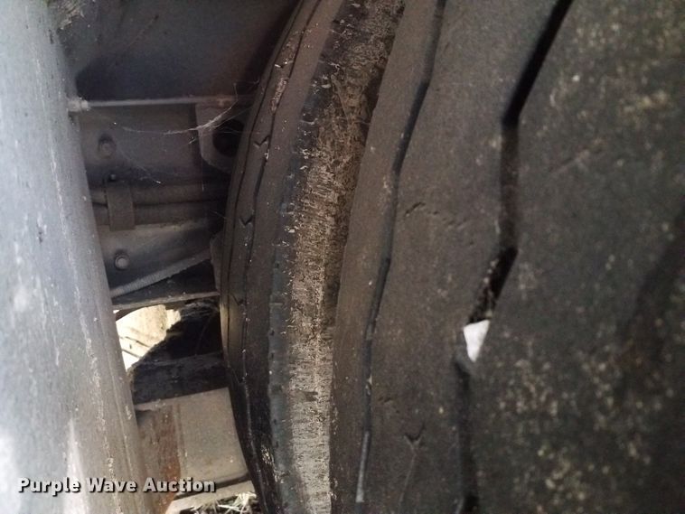 image for item GJ9181 2001 Gillig transit bus