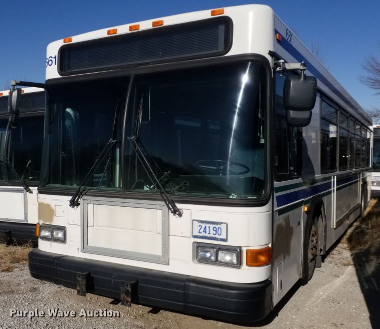 image for item GJ9182 2001 Gillig transit bus