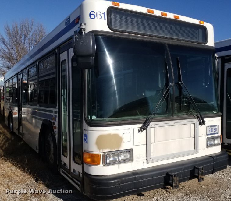 image for item GJ9182 2001 Gillig transit bus