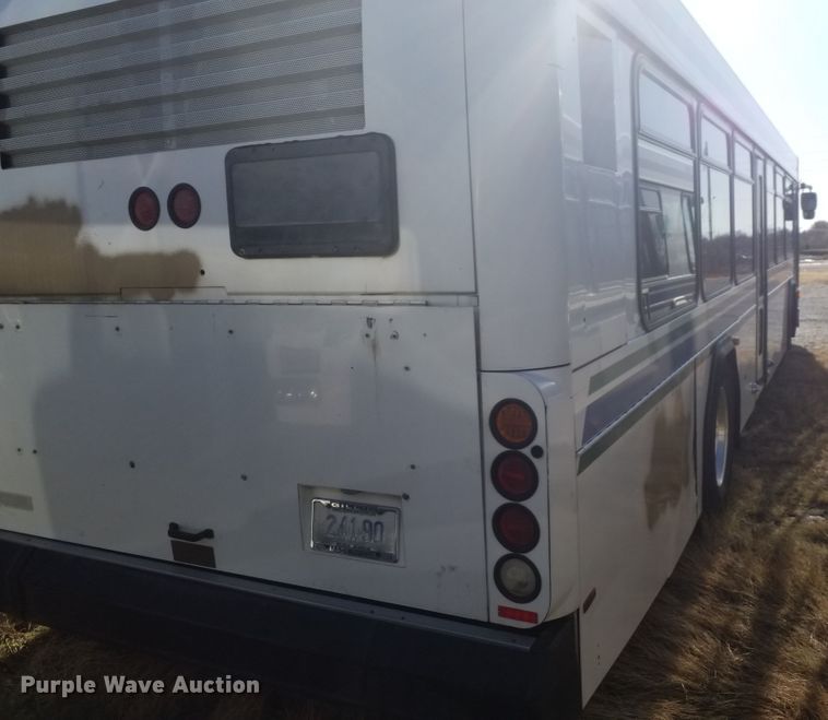 image for item GJ9182 2001 Gillig transit bus