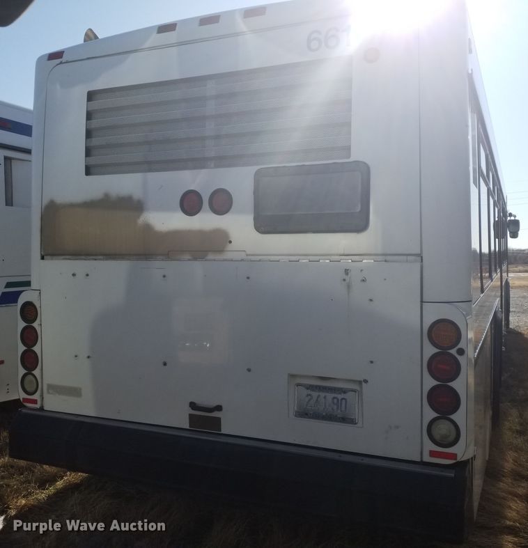 image for item GJ9182 2001 Gillig transit bus