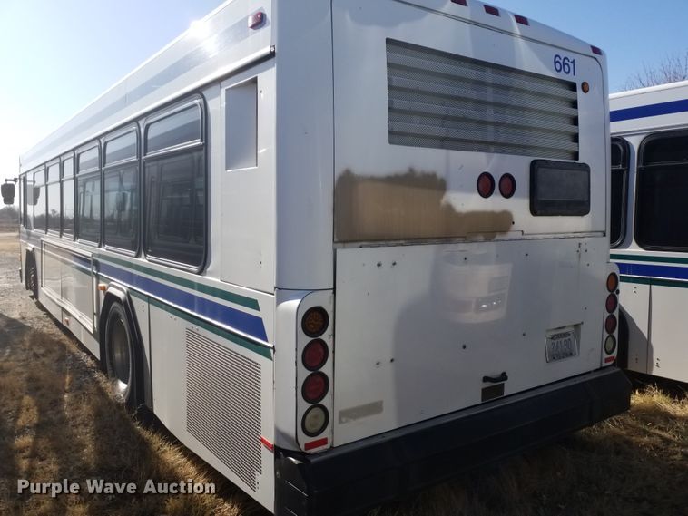 image for item GJ9182 2001 Gillig transit bus