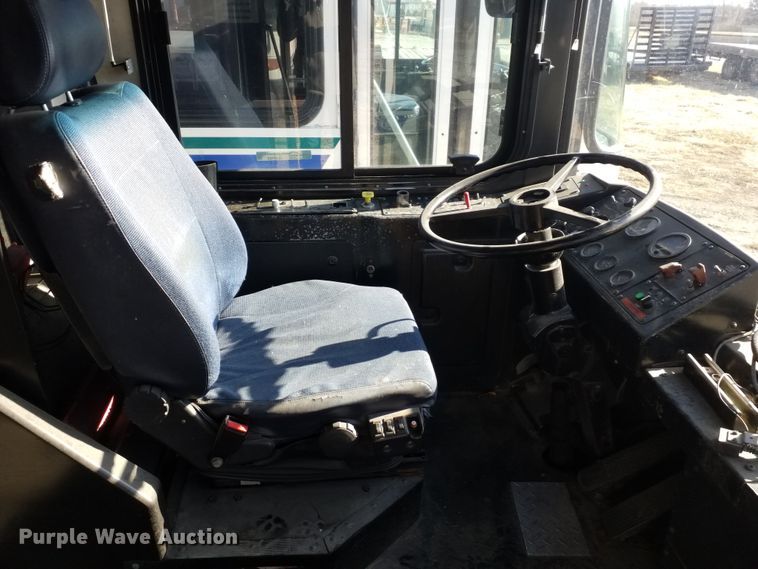 image for item GJ9182 2001 Gillig transit bus