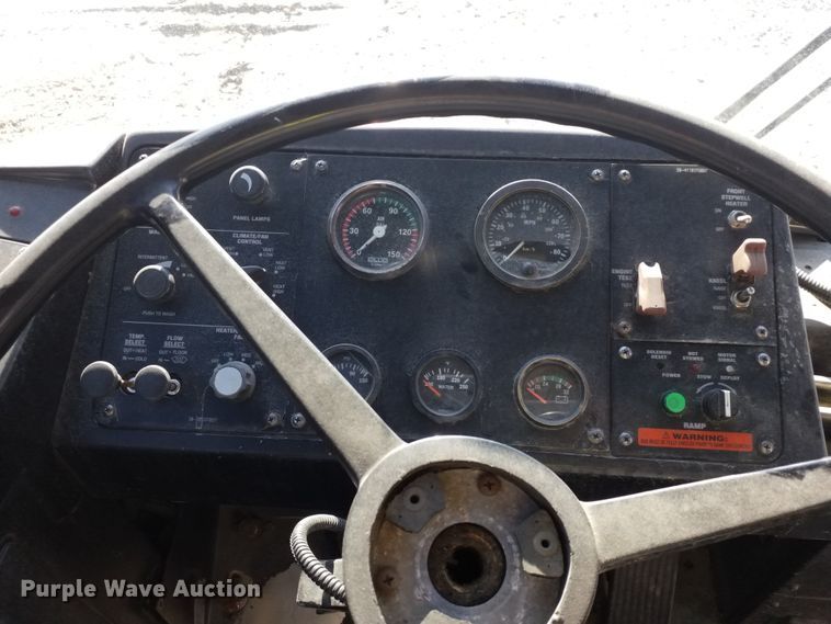 image for item GJ9182 2001 Gillig transit bus