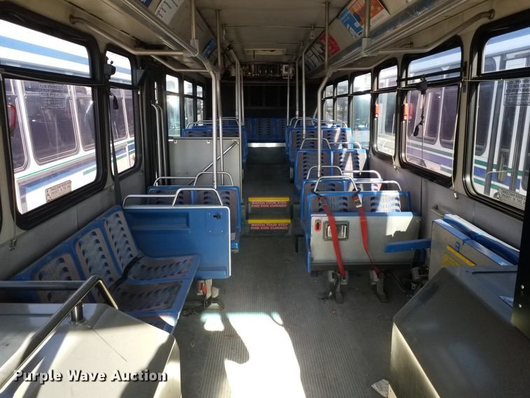 image for item GJ9182 2001 Gillig transit bus