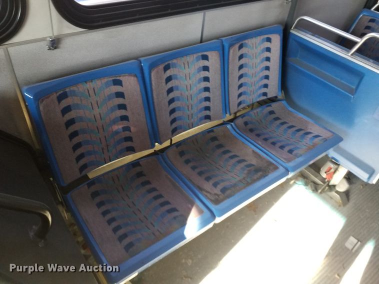 image for item GJ9182 2001 Gillig transit bus