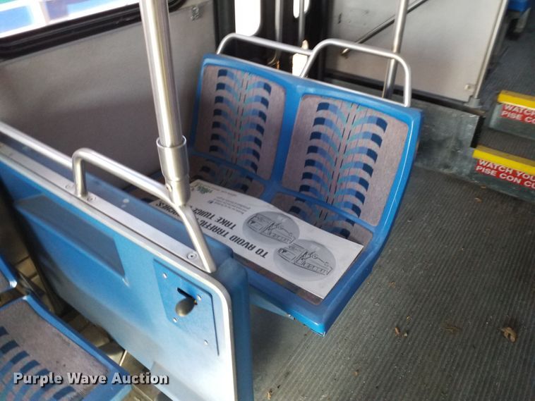 image for item GJ9182 2001 Gillig transit bus