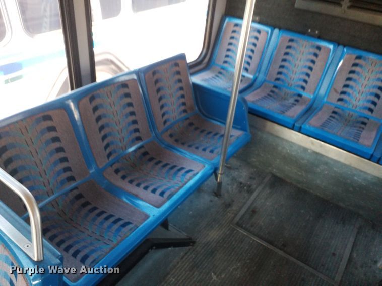 image for item GJ9182 2001 Gillig transit bus