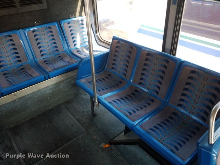 image for item GJ9182 2001 Gillig transit bus