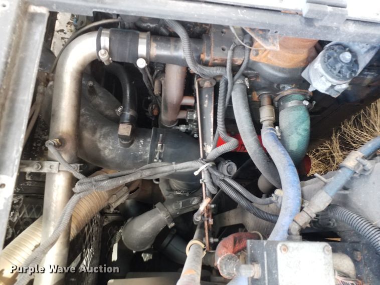 image for item GJ9182 2001 Gillig transit bus