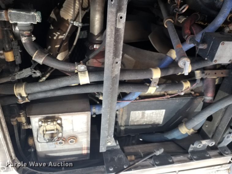 image for item GJ9182 2001 Gillig transit bus