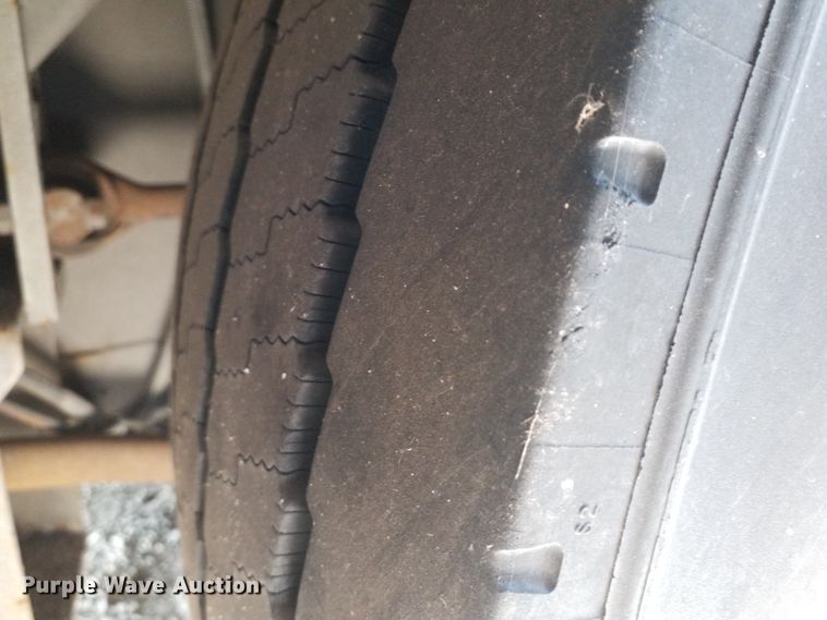 image for item GJ9182 2001 Gillig transit bus