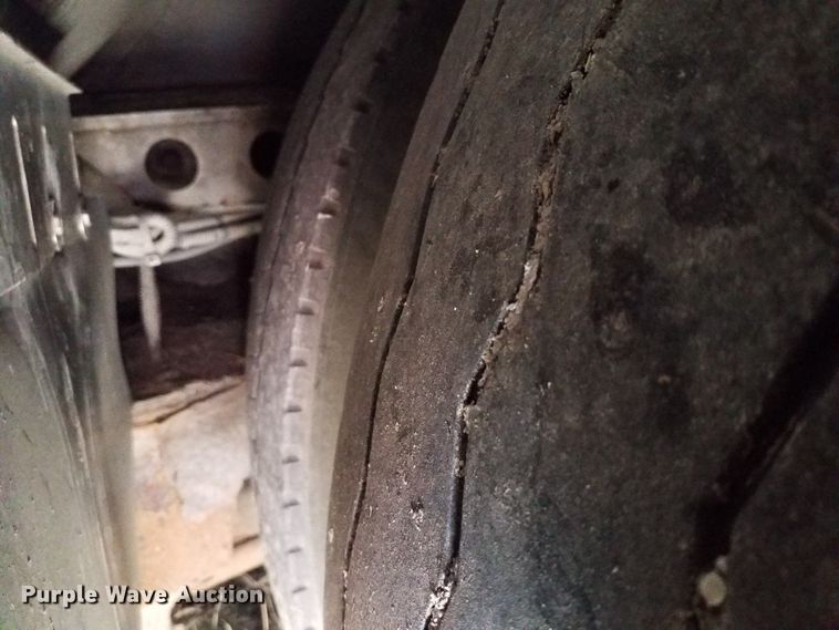 image for item GJ9182 2001 Gillig transit bus