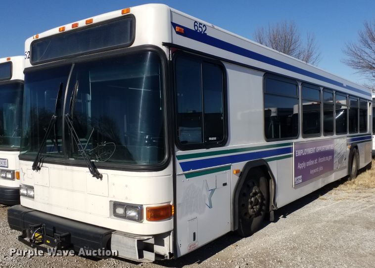 image for item GJ9183 2001 Gillig transit bus