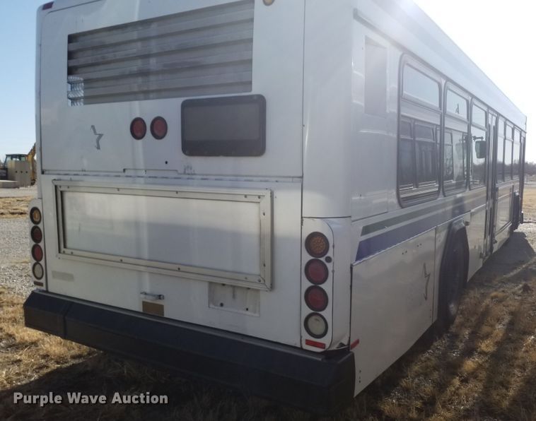 image for item GJ9183 2001 Gillig transit bus