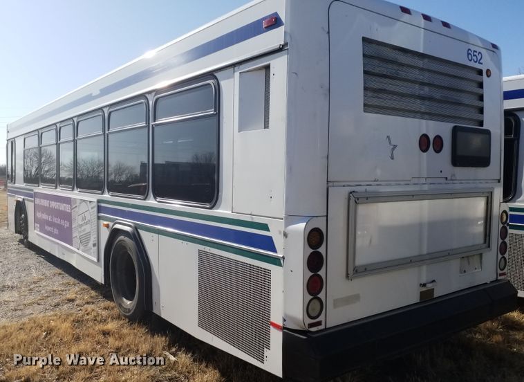 image for item GJ9183 2001 Gillig transit bus