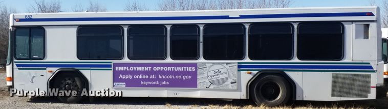 image for item GJ9183 2001 Gillig transit bus