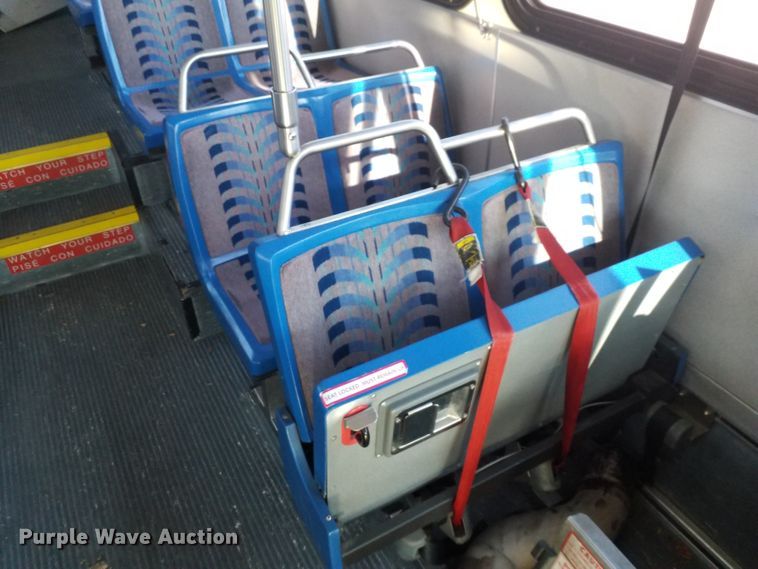 image for item GJ9183 2001 Gillig transit bus