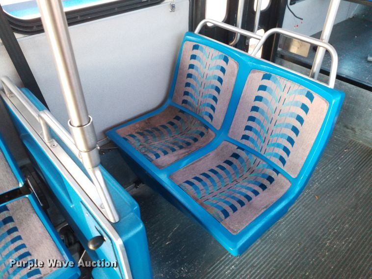 image for item GJ9183 2001 Gillig transit bus