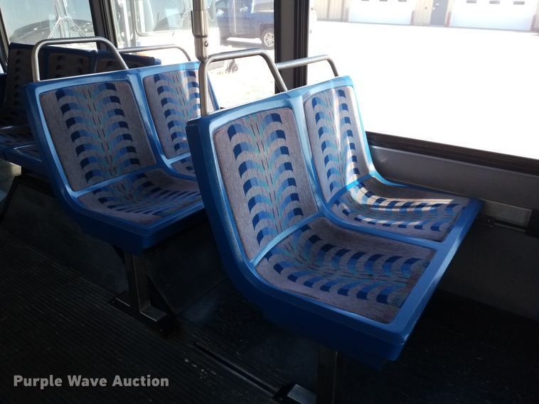 image for item GJ9183 2001 Gillig transit bus