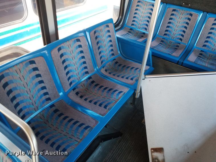 image for item GJ9183 2001 Gillig transit bus