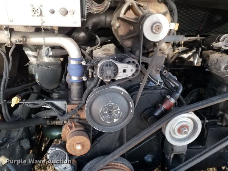 image for item GJ9183 2001 Gillig transit bus