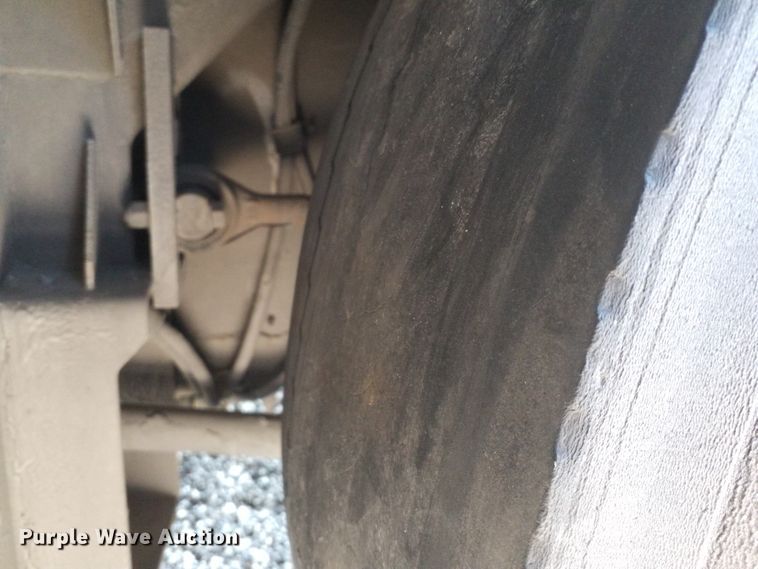 image for item GJ9183 2001 Gillig transit bus