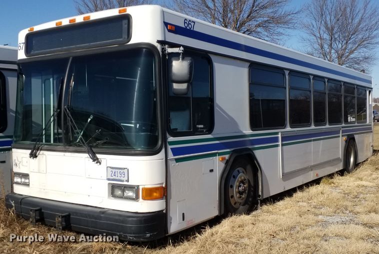 image for item GJ9184 2001 Gillig transit bus