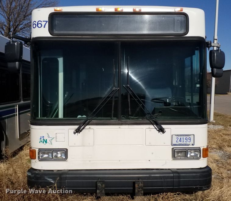 image for item GJ9184 2001 Gillig transit bus