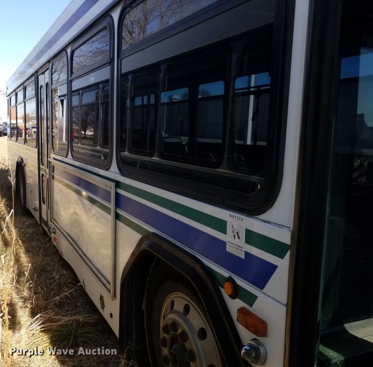 image for item GJ9184 2001 Gillig transit bus