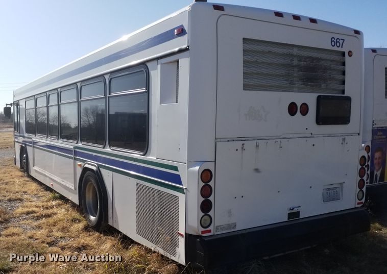 image for item GJ9184 2001 Gillig transit bus