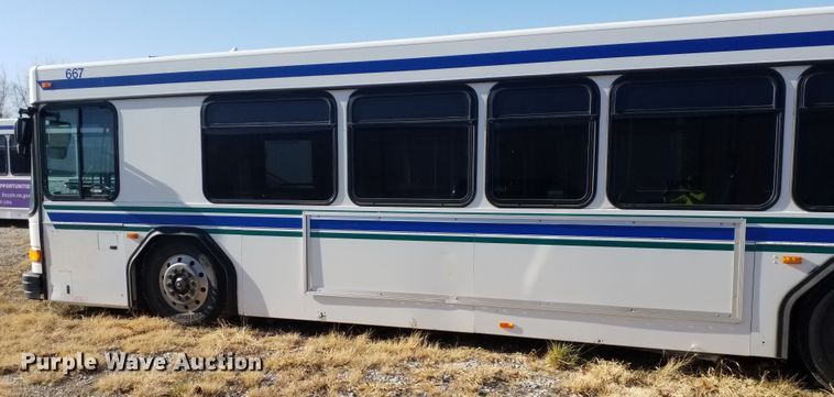 image for item GJ9184 2001 Gillig transit bus