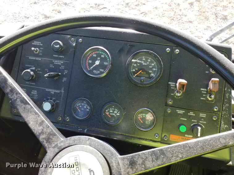 image for item GJ9184 2001 Gillig transit bus