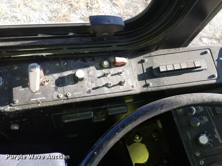 image for item GJ9184 2001 Gillig transit bus