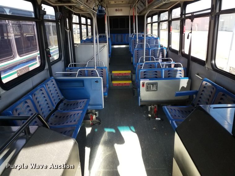 image for item GJ9184 2001 Gillig transit bus