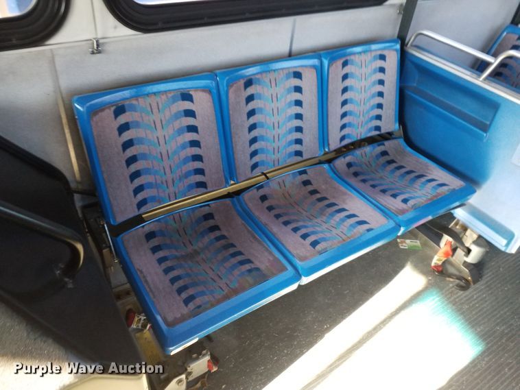 image for item GJ9184 2001 Gillig transit bus