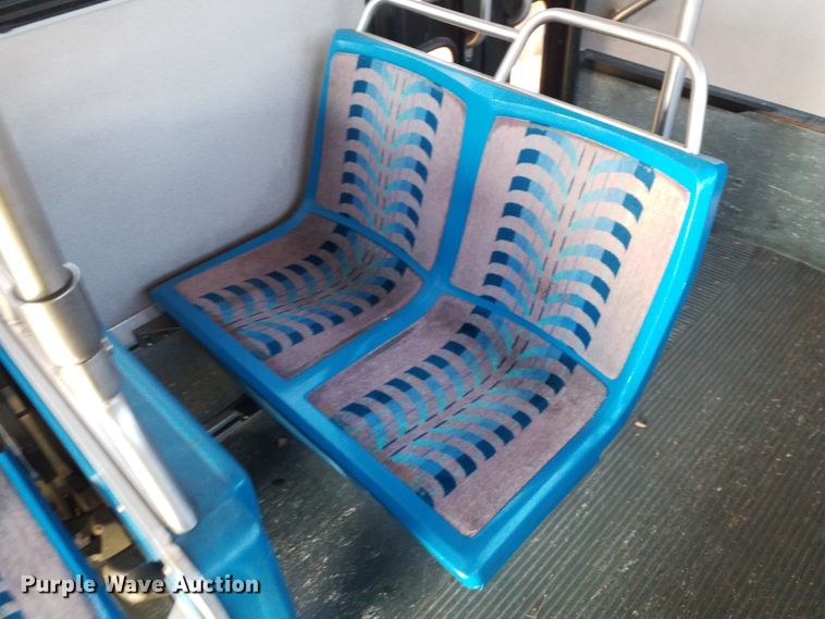 image for item GJ9184 2001 Gillig transit bus