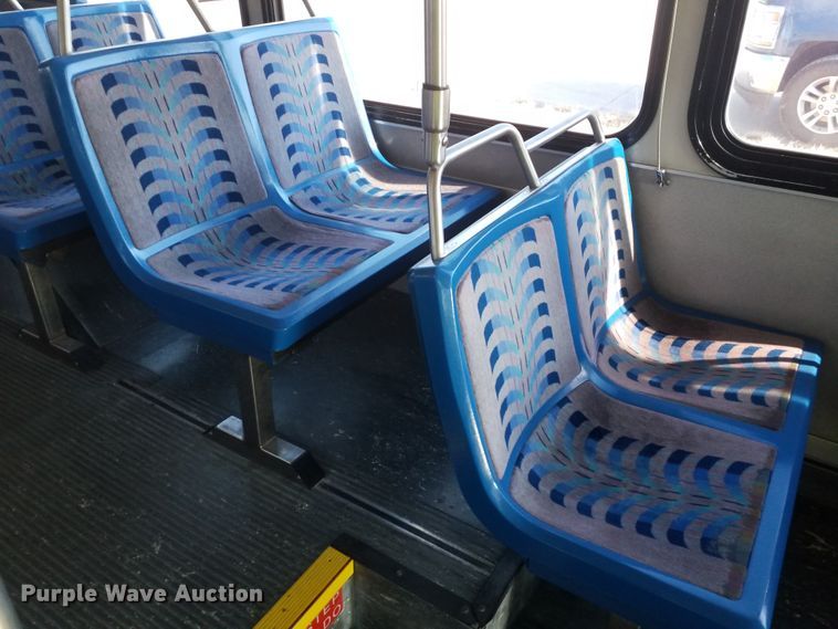 image for item GJ9184 2001 Gillig transit bus