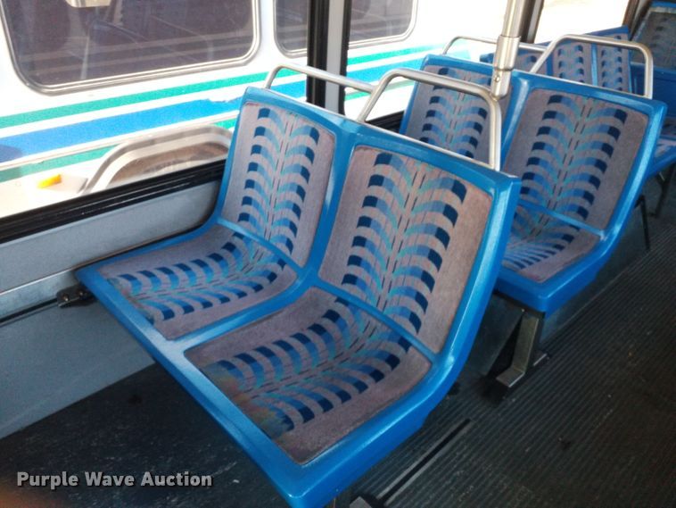 image for item GJ9184 2001 Gillig transit bus