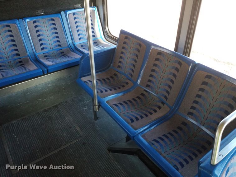 image for item GJ9184 2001 Gillig transit bus