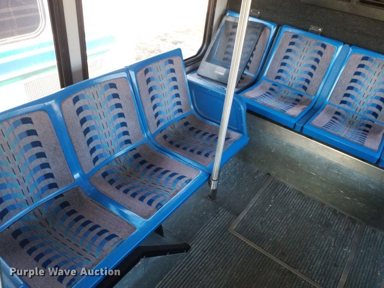 image for item GJ9184 2001 Gillig transit bus