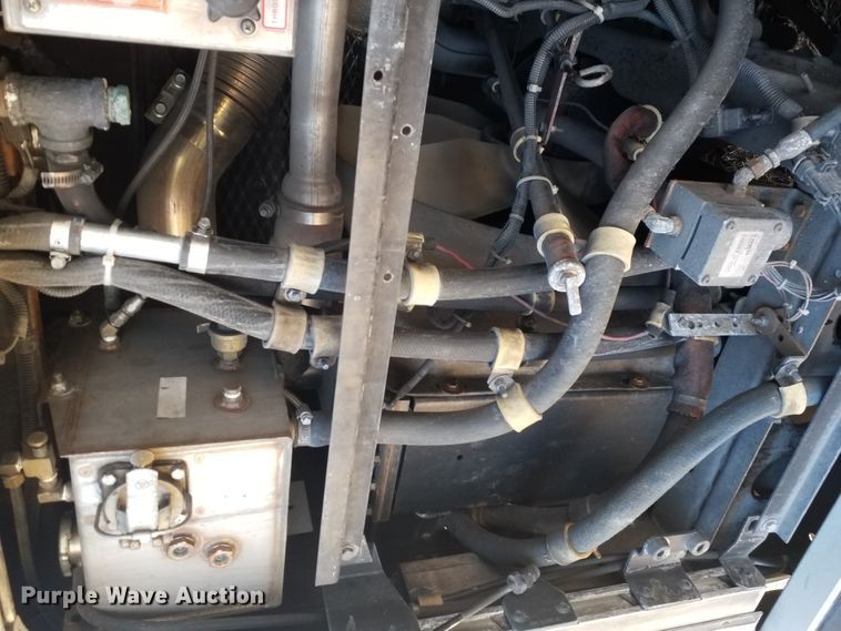 image for item GJ9184 2001 Gillig transit bus